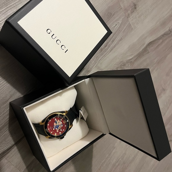 Gucci Red and Gold Men's Watch - Picture 1 of 3